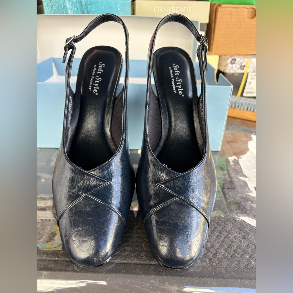 Soft Style Women's Navy Slingback Heels